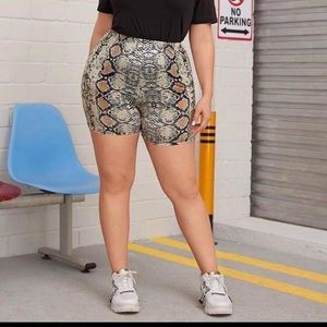 Plus snakeskin print biker shorts